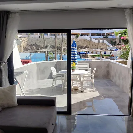 One Bed Ground Floor Pool View Appartement