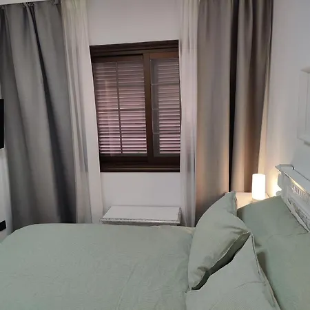 Апартаменты Sunny Paradise Retreat In Golf Del Sur *